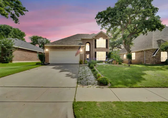 1st image of 517 Crawford Dr, Burleson, TX 76028 | MLS# 21288267