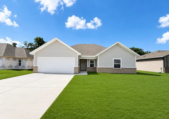 Photo 1 of Single family home for sale at 636 Crockett Dr, Cleburne, TX 76031 | MLS# 21288351 | Listing updated on 2026-10-06