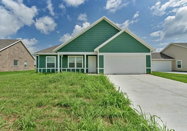 Photo 3 of Single family home for sale at 617 Crockett Dr, Cleburne, TX 76031 | MLS# 21288358 | Listing updated on 2026-10-06