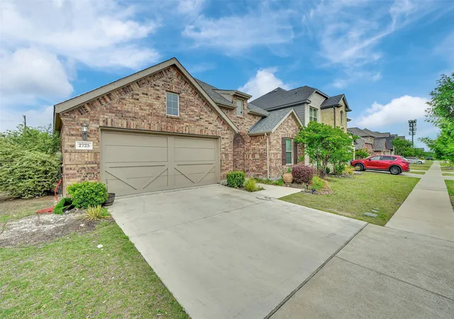 Photo 3 of Sale Pending at 2725 Bechtol St, Garland, TX 75042 | MLS# 21288402 | Listing updated on 2026-07-07