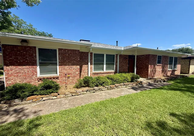 Homes for sale in Denison, TX | 120 S Lynn Ave, Denison, TX 75020 | MLS# 21270363