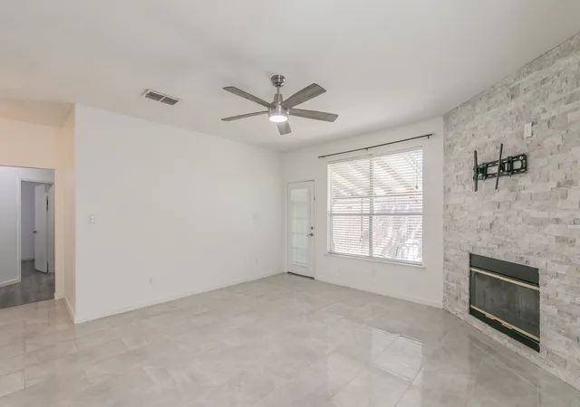 3rd image of 4333 Park Creek Cir N, Fort Worth, TX 76137 | MLS# 21286635