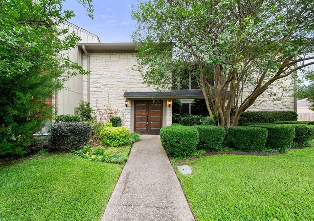 Photo 1 of Sale Pending at 1235 Lexington Sq, Corsicana, TX 75110 | MLS# 21281946 | Listing updated on 2026-08-14