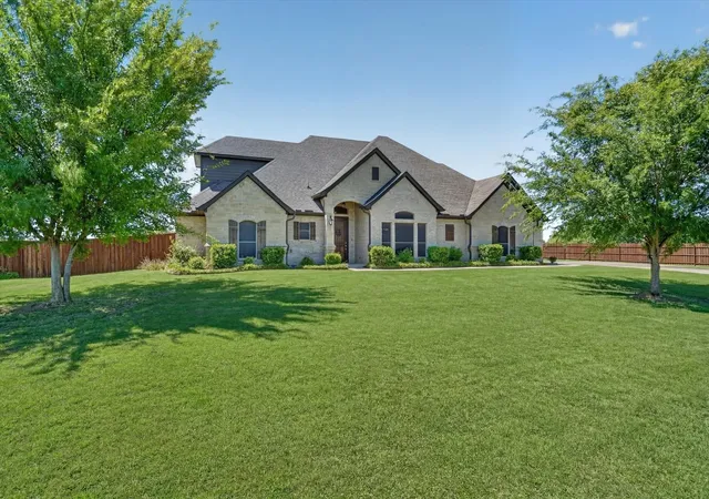 Homes for sale in Azle, TX | 2000 Adams Ln S, Azle, TX 76020 | MLS# 21288468