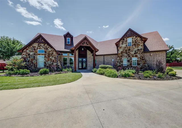 Photo 3 of Single family home for sale at 245 Fm 407 W, Argyle, TX 76226 | MLS# 21286690 | Listing updated on 2026-08-19