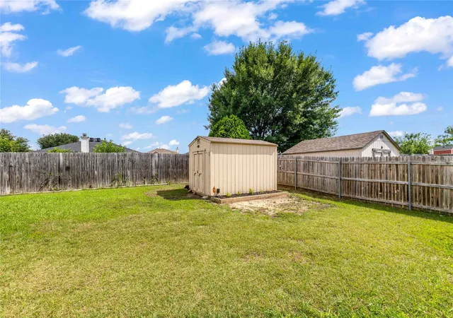 24th image of 1402 Anglican Dr, Arlington, TX 76002 | MLS# 21288479