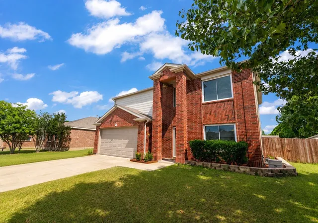 2nd image of 1402 Anglican Dr, Arlington, TX 76002 | MLS# 21288479