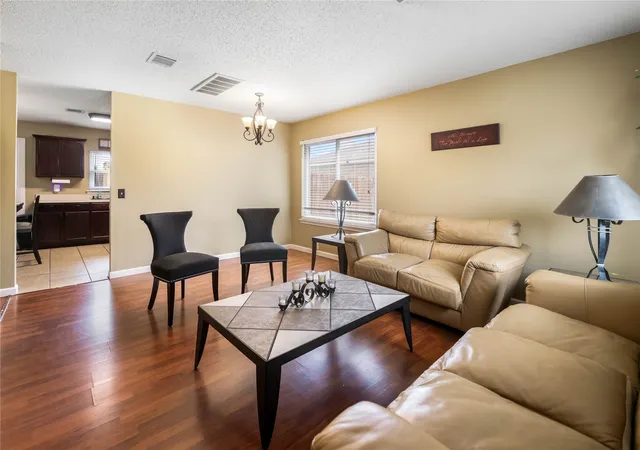 5th image of 1402 Anglican Dr, Arlington, TX 76002 | MLS# 21288479