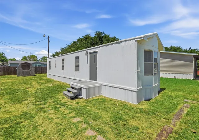 Photo 1 of Sale Pending at 902 Flamingo, Granbury, TX 76049 | MLS# 21280494 | Listing updated on 2026-07-26
