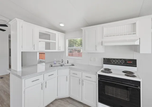 Photo 4 of Sale Pending at 902 Flamingo, Granbury, TX 76049 | MLS# 21280494 | Listing updated on 2026-07-26