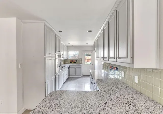Photo 4 of Single family home for sale at 1800 Buena Vista St, Mesquite, TX 75149 | MLS# 21288612 | Listing updated on 2026-07-14