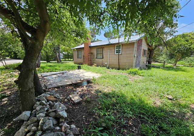 Photo 3 of Single family home for sale at 103 Canyon Dr, Whitney, TX 76692 | MLS# 21288485 | Listing updated on 2026-07-15