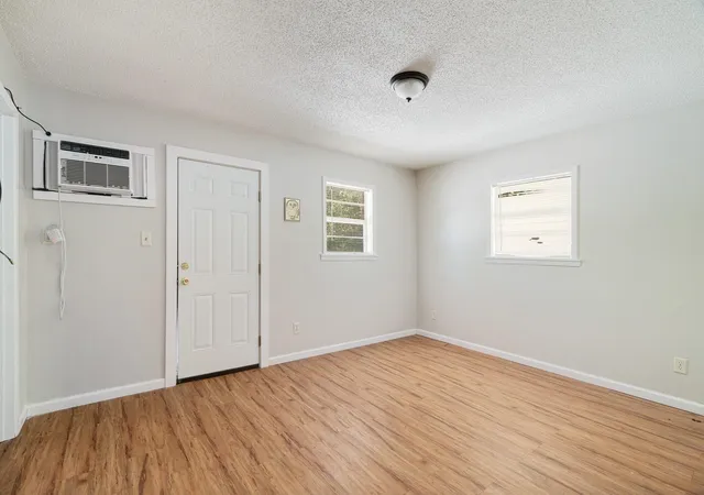 Homes for sale in Clarksville, TX | 401 S Donoho St, Clarksville, TX 75426 | MLS# 21288688