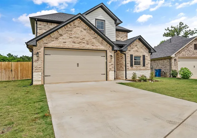 Photo 3 of Single family home for sale at 508 Cornerstone, Lindale, TX 75771 | MLS# 21288670 | Listing updated on 2026-08-21