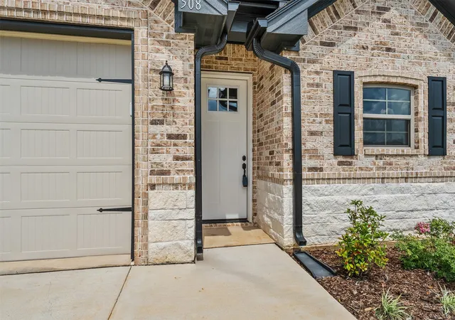 Photo 3 of Single family home for sale at 508 Cornerstone, Lindale, TX 75771 | MLS# 21288670 | Listing updated on 2026-08-21