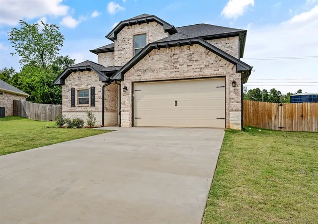 Photo 3 of Single family home for sale at 504 Cornerstone, Lindale, TX 75771 | MLS# 21288704 | Listing updated on 2026-08-21