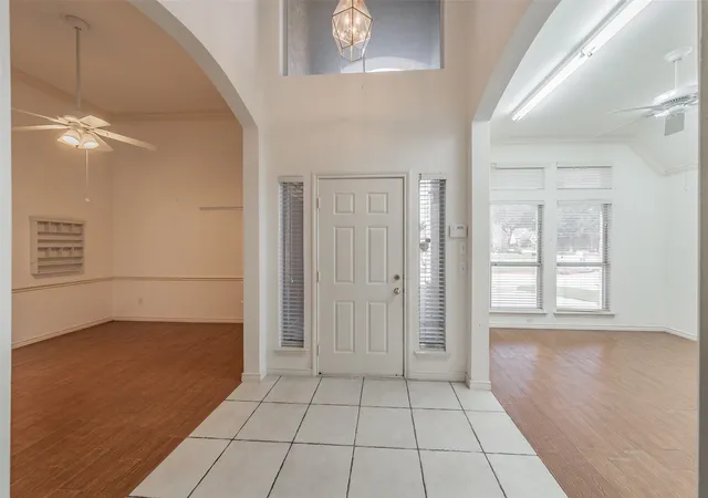 Photo 3 of Single family home for sale at 203 Arbor Park Dr, Euless, TX 76039 | MLS# 21287514 | Listing updated on 2026-10-01