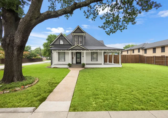 2nd image of 514 W Marvin Ave, Waxahachie, TX 75165 | MLS# 21253561