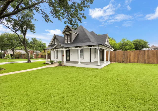 Homes for sale in Waxahachie, TX | 514 W Marvin Ave, Waxahachie, TX 75165 | MLS# 21253561