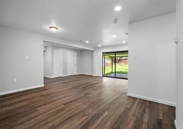 Photo 4 of Single family home for sale at 808 Bluebonnet Ln, Mesquite, TX 75149 | MLS# 21288773 | Listing updated on 2026-07-20