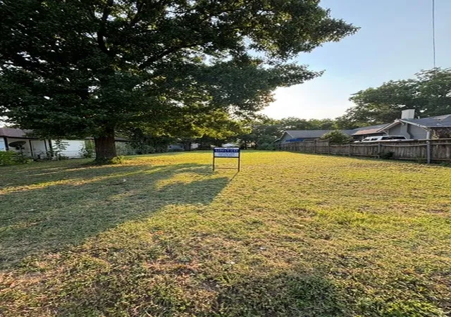 4th image of 421 Ogden Ave, Cockrell Hill, TX 75211 | MLS# 21288221