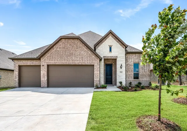 Photo 3 of Single family home for sale at 510 Cristo Range Dr, Greenville, TX 75402 | MLS# 21288833 | Listing updated on 2026-09-03