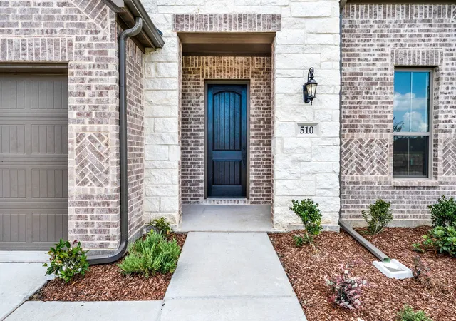 Photo 4 of Single family home for sale at 510 Cristo Range Dr, Greenville, TX 75402 | MLS# 21288833 | Listing updated on 2026-09-03