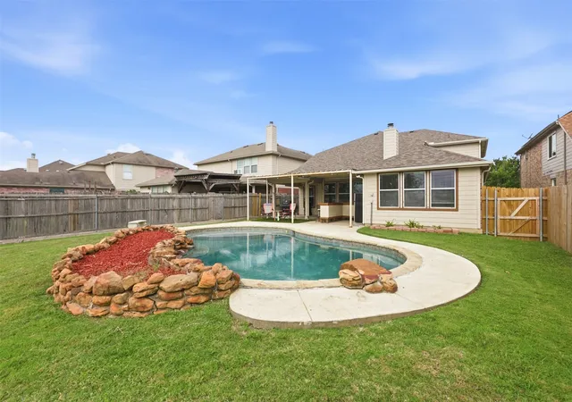 Photo 2 of Single family home for sale at 12521 Patnoe Dr, Burleson, TX 76028 | MLS# 21288894 | Listing updated on 2026-07-26