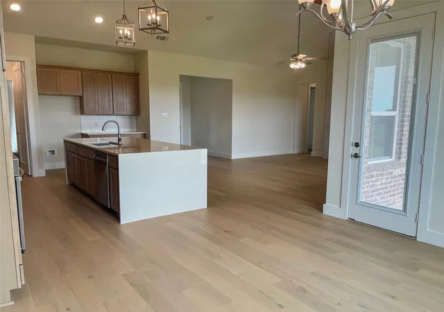 Photo 4 of Single family home for sale at 112 Aiden Dr, Waxahachie, TX 75165 | MLS# 21288900 | Listing updated on 2026-09-21