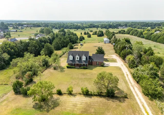 Photo 3 of Single family home for sale at 2800 County Road 314, Cleburne, TX 76031 | MLS# 21288902 | Listing updated on 2026-08-17