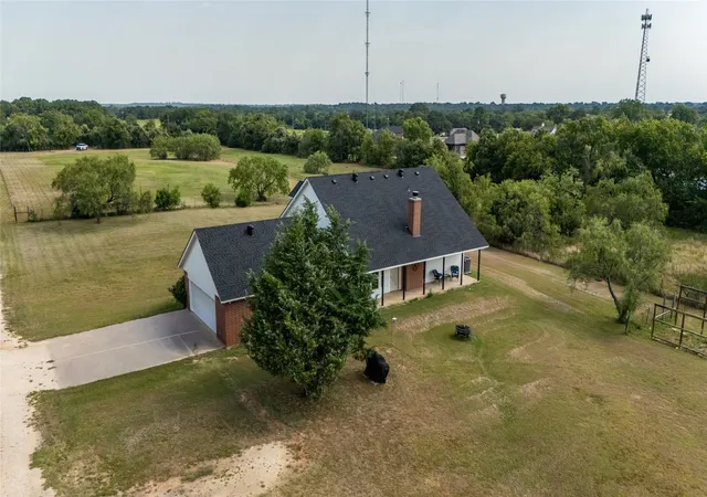 Photo 3 of Single family home for sale at 2800 County Road 314, Cleburne, TX 76031 | MLS# 21288902 | Listing updated on 2026-08-17
