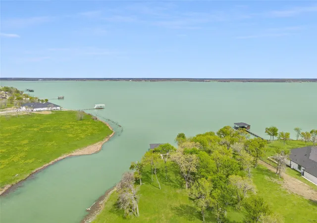 Photo 1 of Land for sale at 117 Diamond Point Dr, Corsicana, TX 75109 | MLS# 21288058 | Listing updated on 2026-08-25