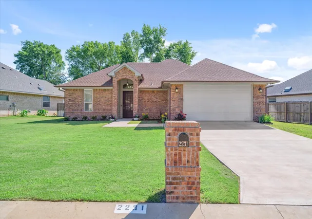 Photo 1 of Single family home for sale at 2231 Rana Park, Flint, TX 75762 | MLS# 21288970 | Listing updated on 2026-07-12