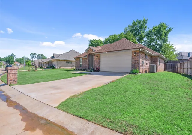 Photo 2 of Single family home for sale at 2231 Rana Park, Flint, TX 75762 | MLS# 21288970 | Listing updated on 2026-07-12