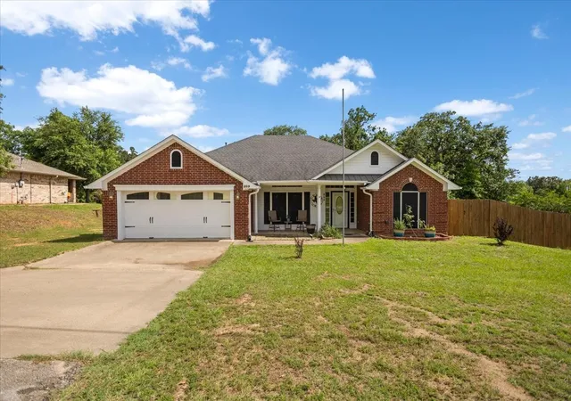 Homes for sale in Lindale, TX | 809 Jack Dr, Lindale, TX 75771 | MLS# 21286849