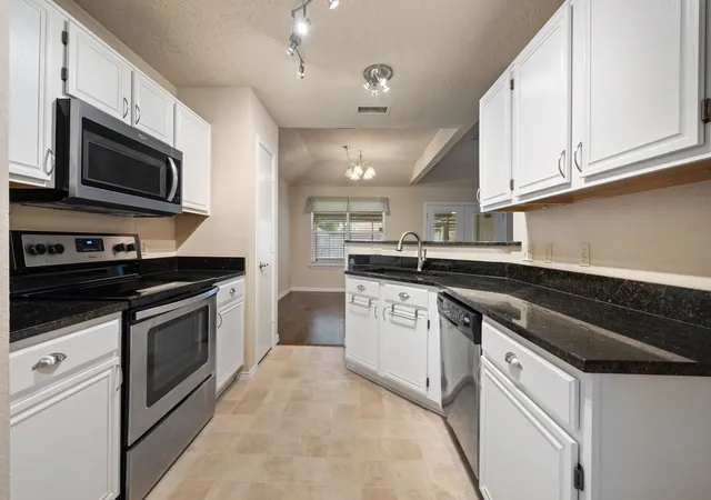 Photo 3 of Single family home for sale at 2124 Emerald Oaks, Mesquite, TX 75181 | MLS# 21286095 | Listing updated on 2026-08-31