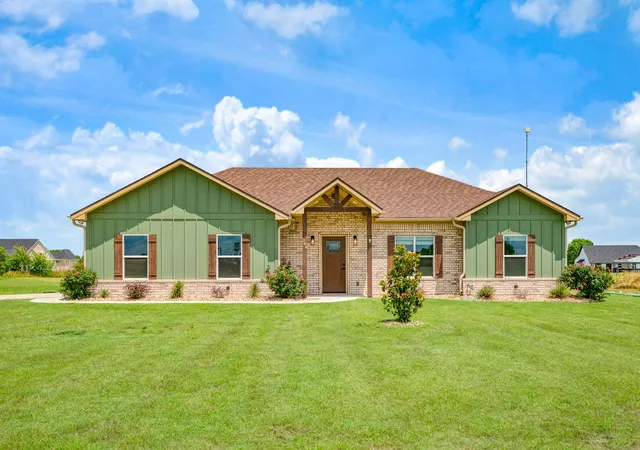Photo 1 of Single family home for sale at 204 Private Road 33083, Sumner, TX 75486 | MLS# 21288800 | Listing updated on 2026-07-16