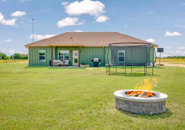 Photo 3 of Single family home for sale at 204 Private Road 33083, Sumner, TX 75486 | MLS# 21288800 | Listing updated on 2026-07-16