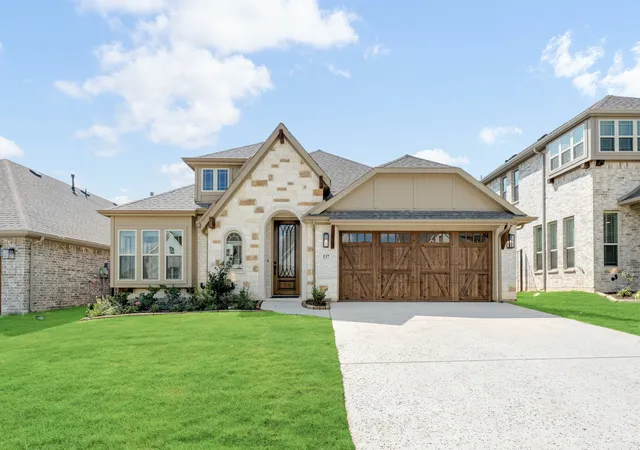 Photo 1 of Single family home for sale at 137 Kingfisher Ln, Aledo, TX 76008 | MLS# 21289067 | Listing updated on 2026-10-07