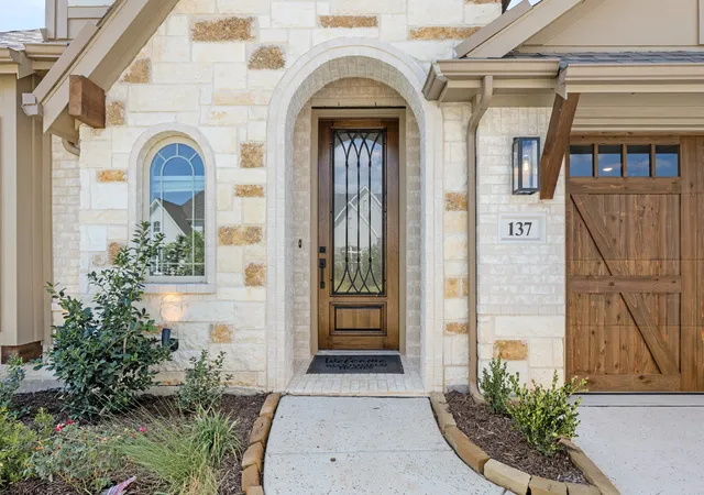 Photo 3 of Single family home for sale at 137 Kingfisher Ln, Aledo, TX 76008 | MLS# 21289067 | Listing updated on 2026-10-07