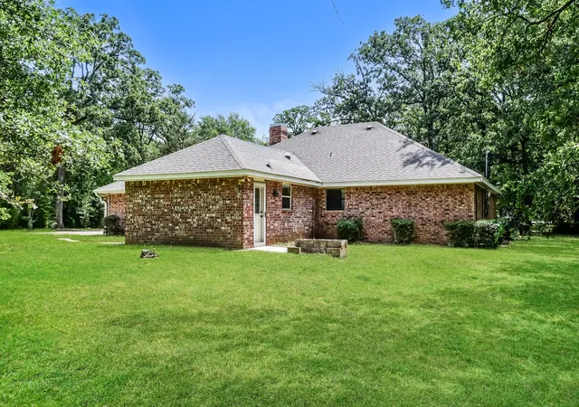 Homes for sale in Paris, TX | 320 33Rd St Sw, Paris, TX 75460 | MLS# 21289068