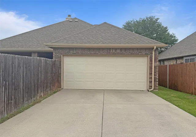 Homes for sale in Red Oak, TX | 421 Sunnyside Ln, Red Oak, TX 75154 | MLS# 21289115