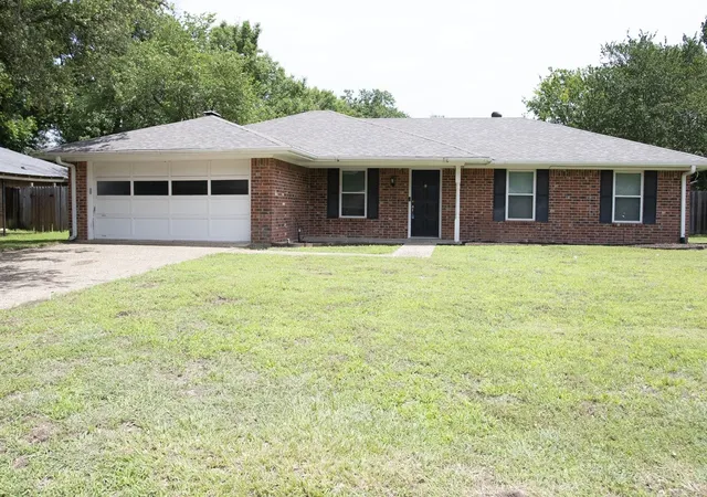 Photo 1 of Single family home for sale at 1008 Fairway Ln, Mexia, TX 76667 | MLS# 21286040 | Listing updated on 2026-08-08