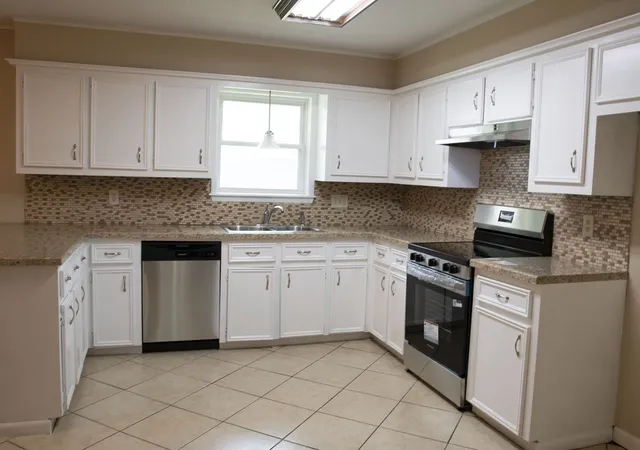 Photo 4 of Single family home for sale at 1008 Fairway Ln, Mexia, TX 76667 | MLS# 21286040 | Listing updated on 2026-08-08