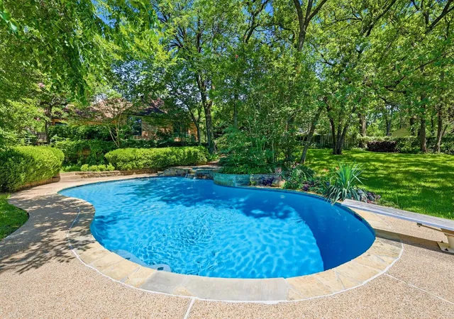 Homes for sale in Bedford, TX | 3813 Cambridge Cir W, Bedford, TX 76021 | MLS# 21285228
