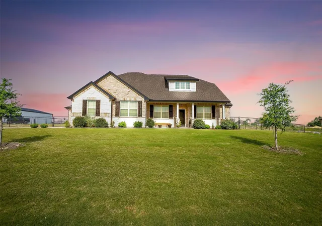 Homes for sale in Springtown, TX | 340 Sanger Dr, Springtown, TX 76082 | MLS# 21286253
