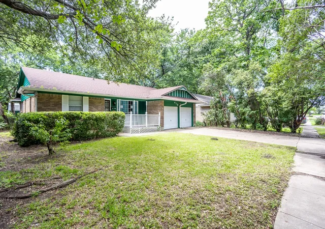 Photo 2 of Sale Pending at 410 E Mona Ave, Duncanville, TX 75137 | MLS# 21287301 | Listing updated on 2026-08-09