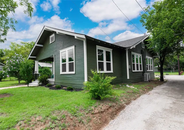 Photo 31 of Single family home for sale at 709 Avenue H, Brownwood, TX 76801 | MLS# 21288766 | Listing updated on 2026-10-07