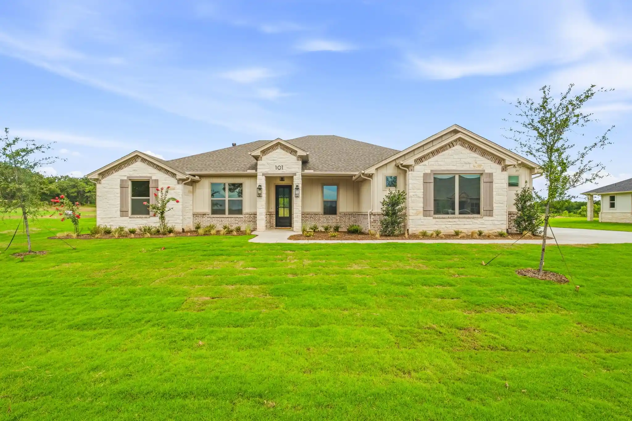 Single family home for sale at 101 Eagle Ct, Glen Rose, TX 76077 | MLS# 21287749