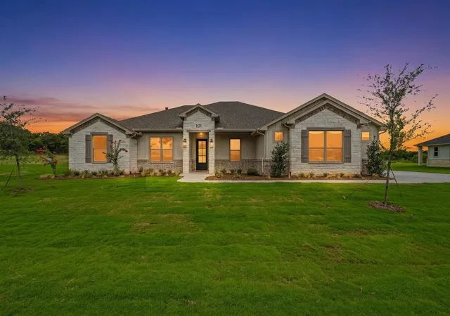 Photo 2 of Single family home for sale at 101 Eagle Ct, Glen Rose, TX 76077 | MLS# 21287749 | Listing updated on 2026-07-15